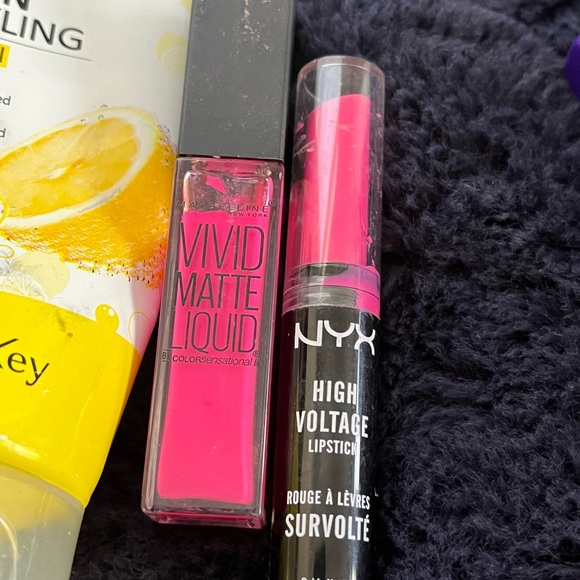 Loreal shampoo and lipstick bundle - Picture 3 of 6